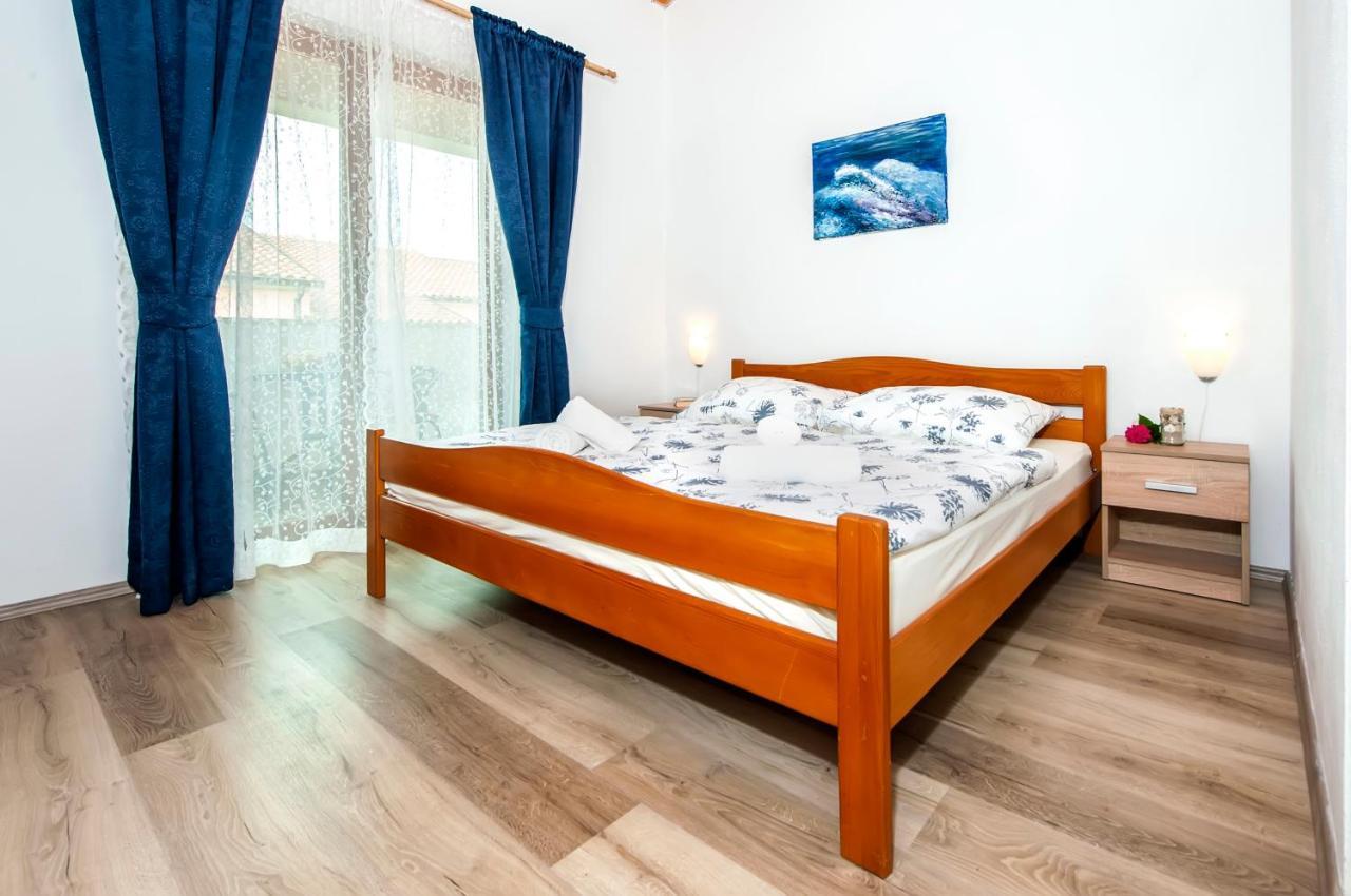Apartman Near Beach Pelagic Sea View Rovinj Exterior foto